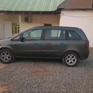 Opel Zafira, 2010