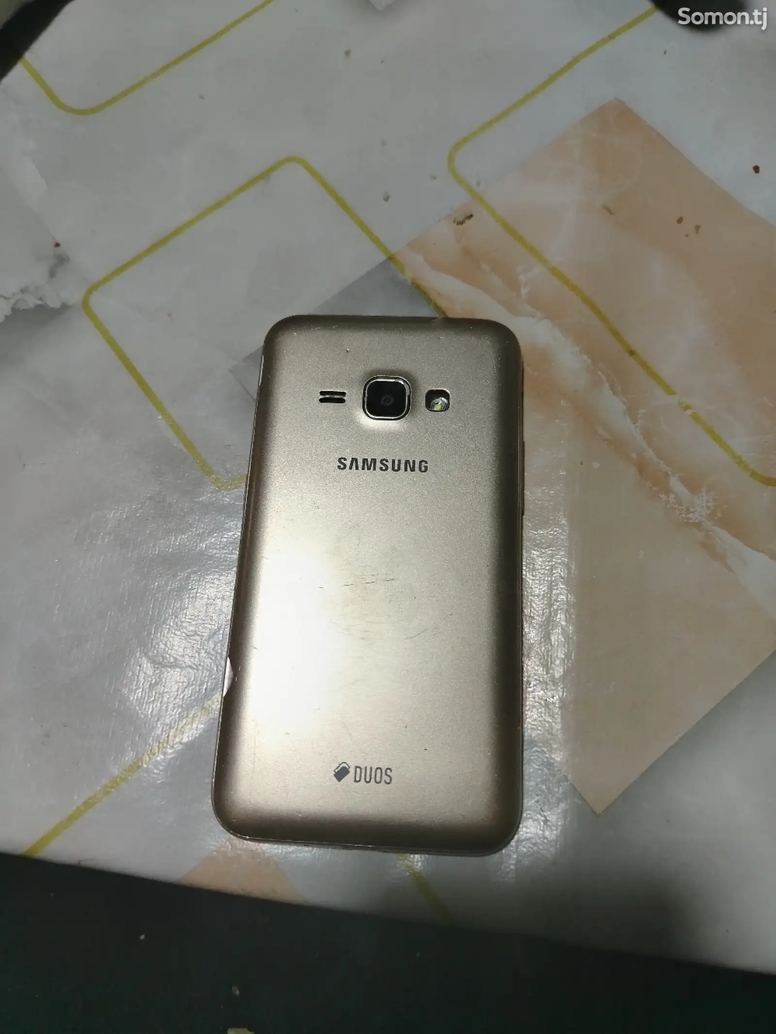 Samsung Galaxy J1-1