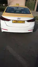 Hyundai Elantra, 2017-3