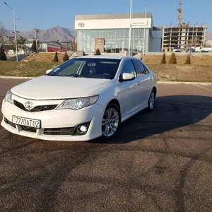 Toyota Camry, 2012