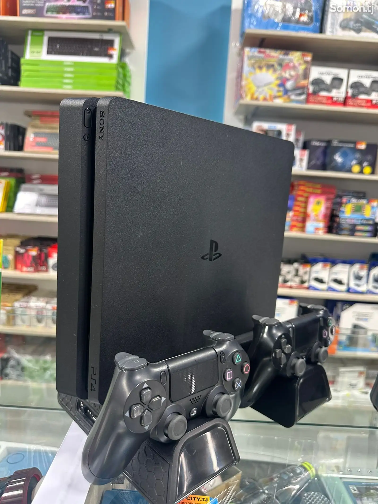 Игровая приставка Sony PlayStation 4