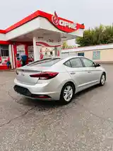 Hyundai Elantra, 2019-4