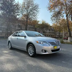 Toyota Camry, 2010