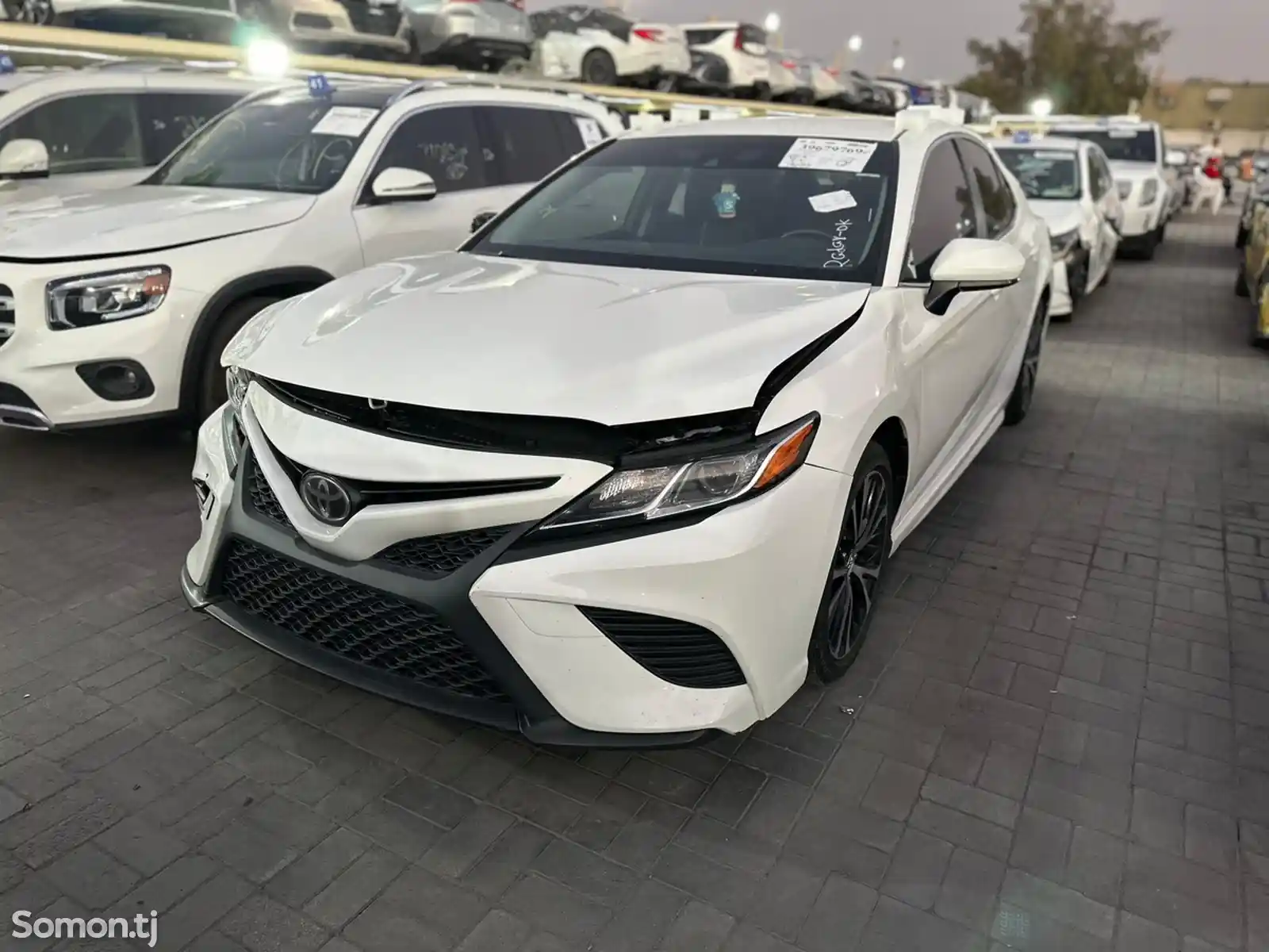 Toyota Camry, 2018-1