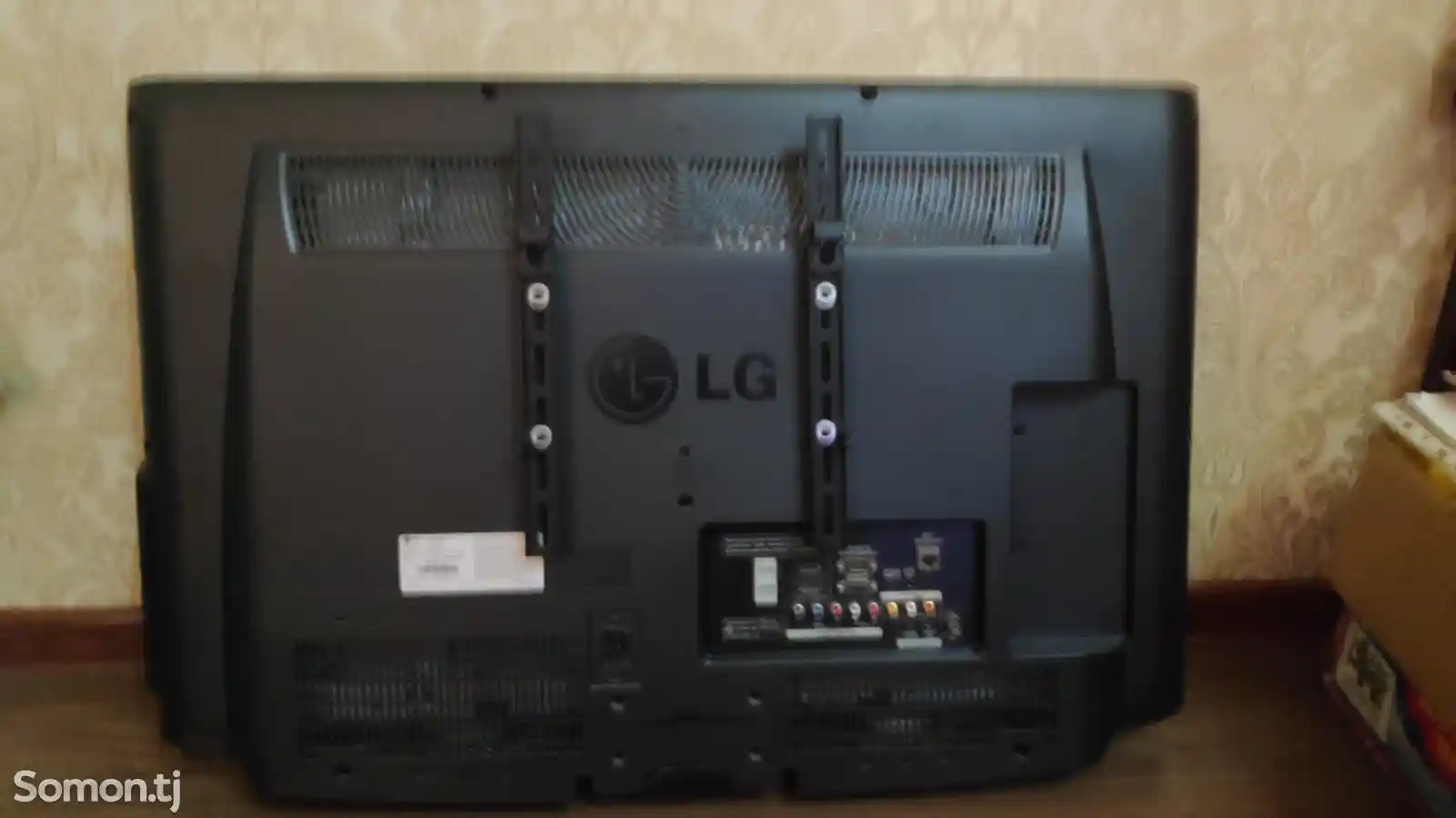 Телевизор LG-2