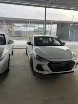 Hyundai Avante, 2017-3