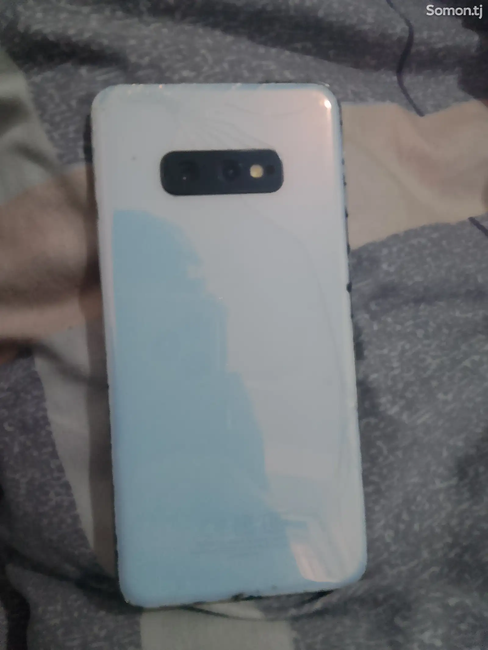 Samsung galaxy s10e-1