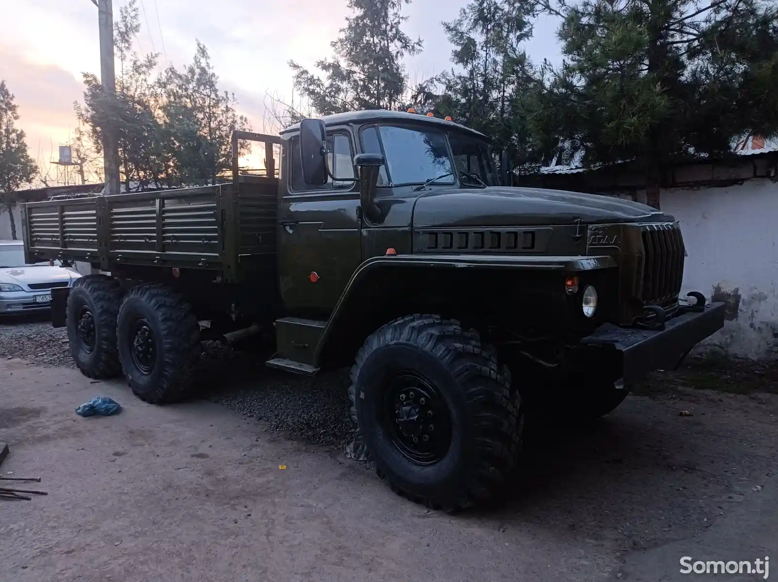 Бортовой грузовик Урал 4320,1994-3