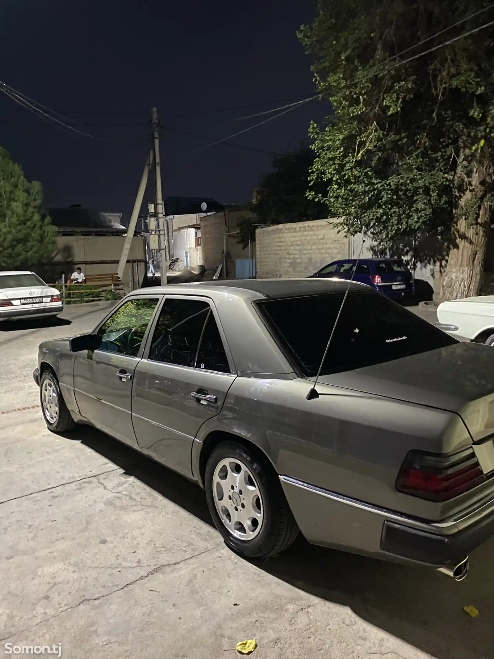 Mercedes-Benz W124, 1992-3