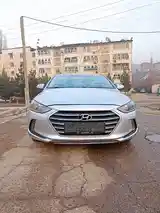 Hyundai Elantra, 2017-9