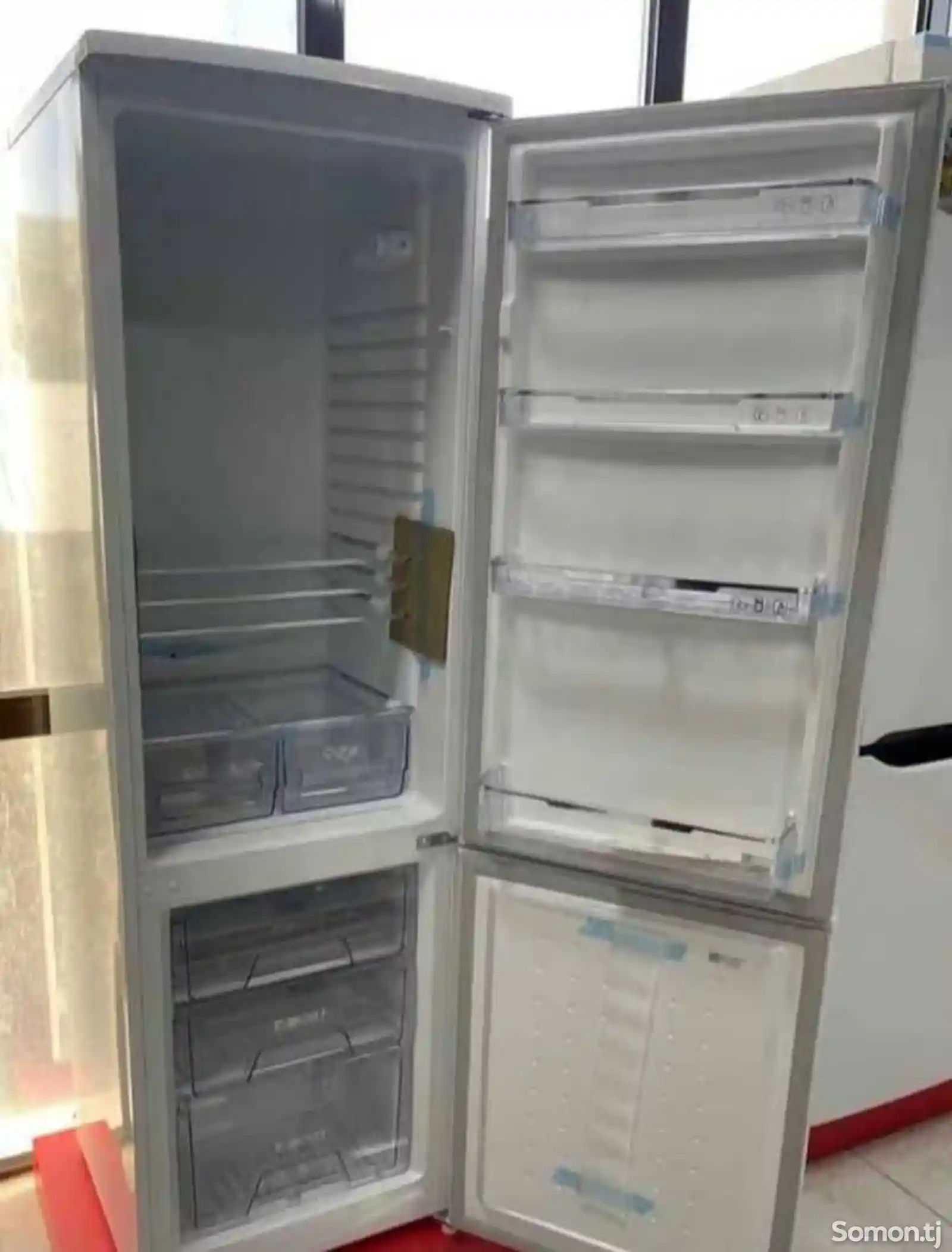 Холодильник Shivaki-2