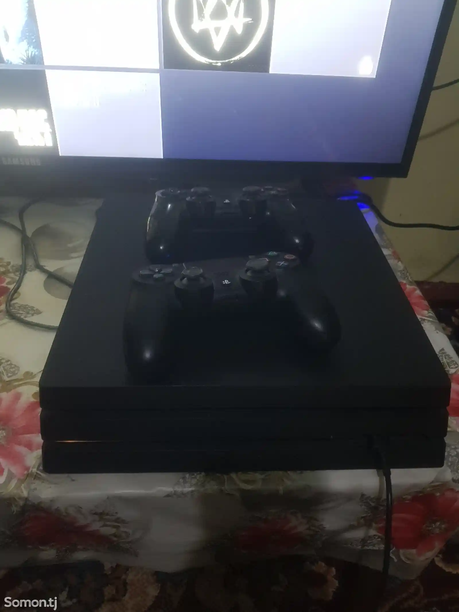 Игровая приставка Sony PlayStation 4 Pro-1