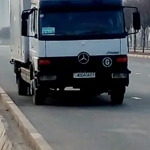 Бортовой грузовик Mercedes-Benz Atego, 2000