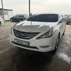 Hyundai Sonata, 2011