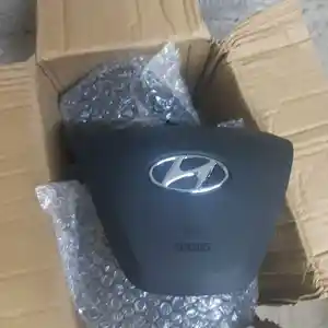 Крышка подушка от Hyundai Avante 2017