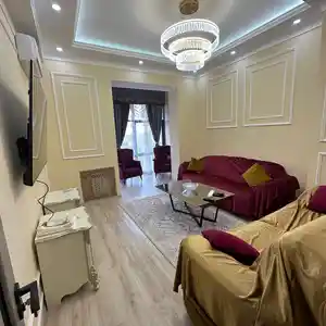 2-комн. квартира, 11 этаж, 68м², Центр