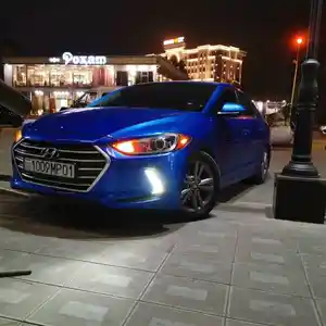 Hyundai Elantra, 2017