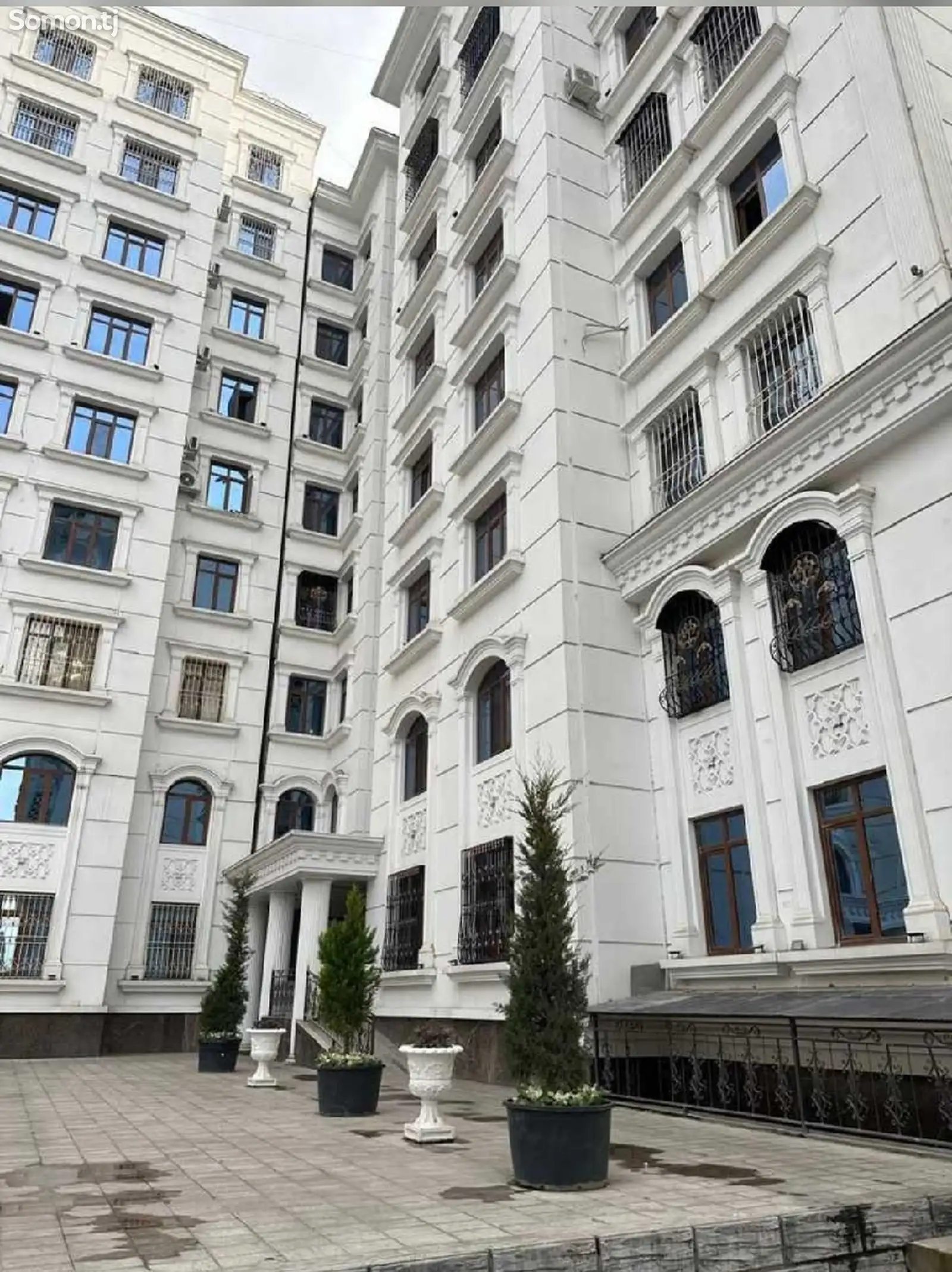 3-комн. квартира, 7 этаж, 130м², И. Сомони-1