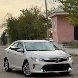 Toyota Camry, 2016