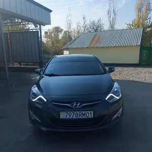 Hyundai i40, 2013