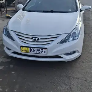 Hyundai Sonata, 2011