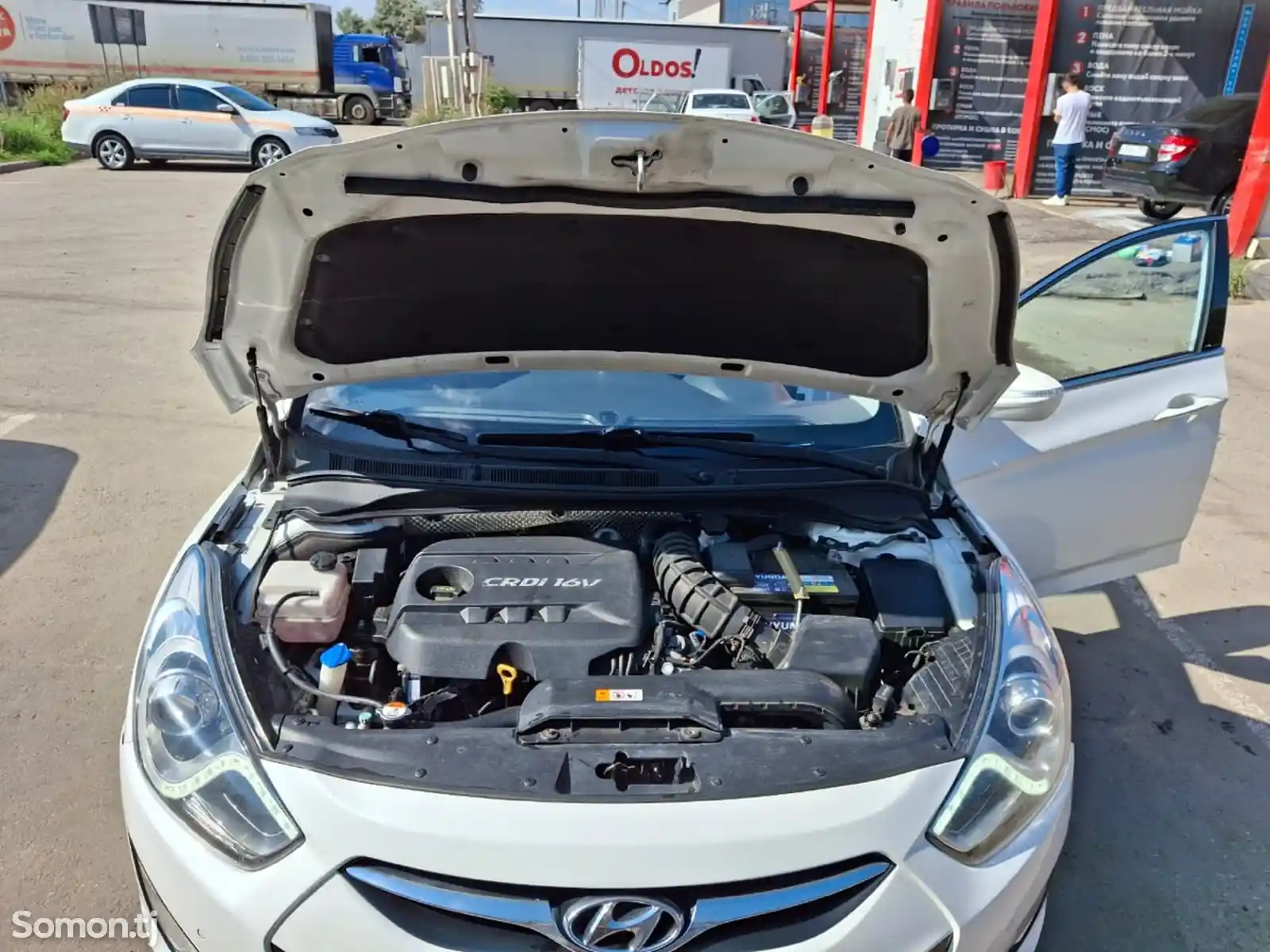 Hyundai i40, 2012-10