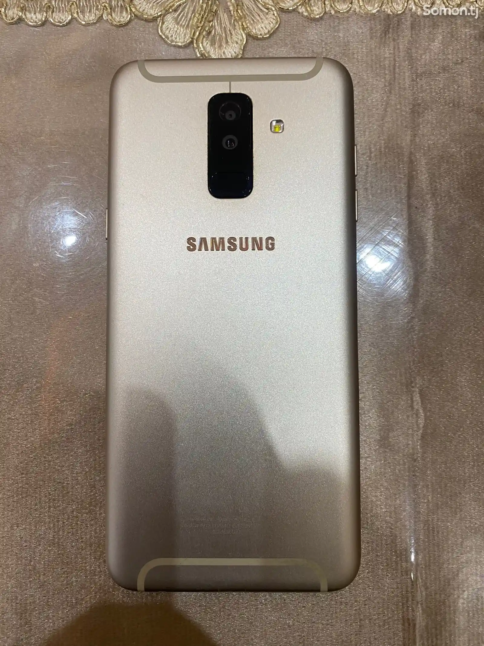 Samsung Galaxy A6+ Gold 32gb-1