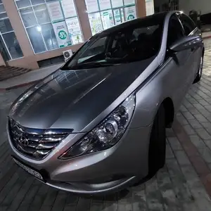 Hyundai Sonata, 2011