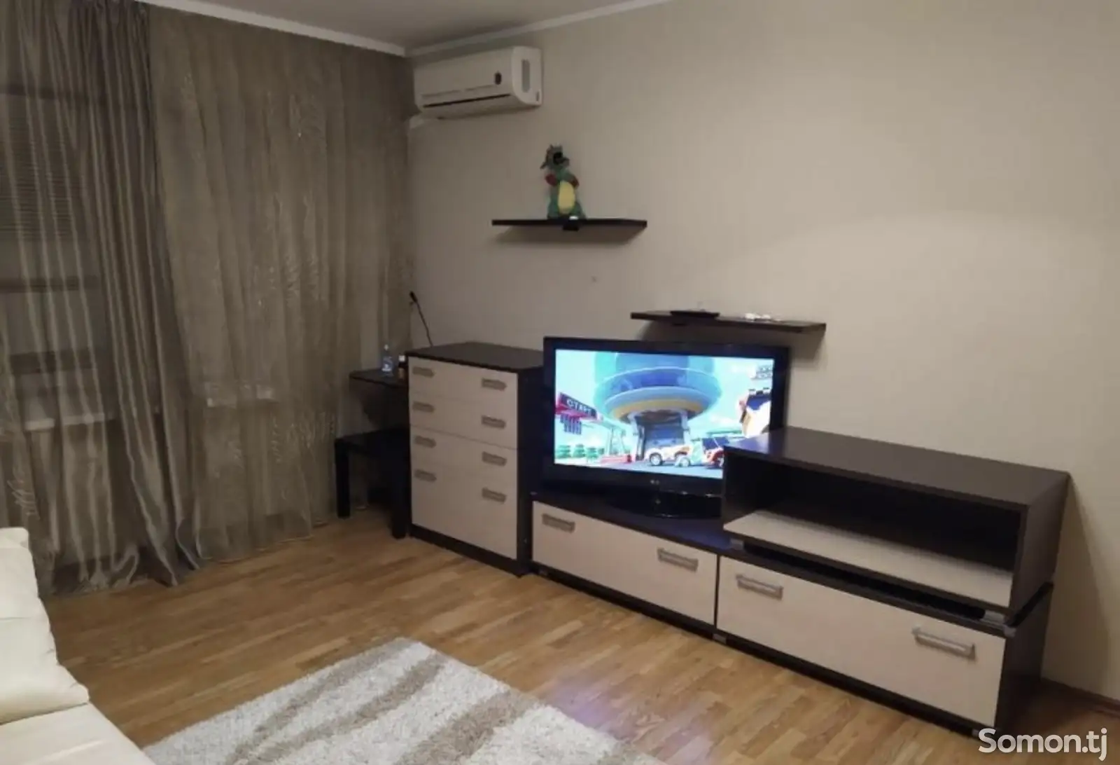 4-комн. квартира, 1 этаж, 120 м², Цирк-7