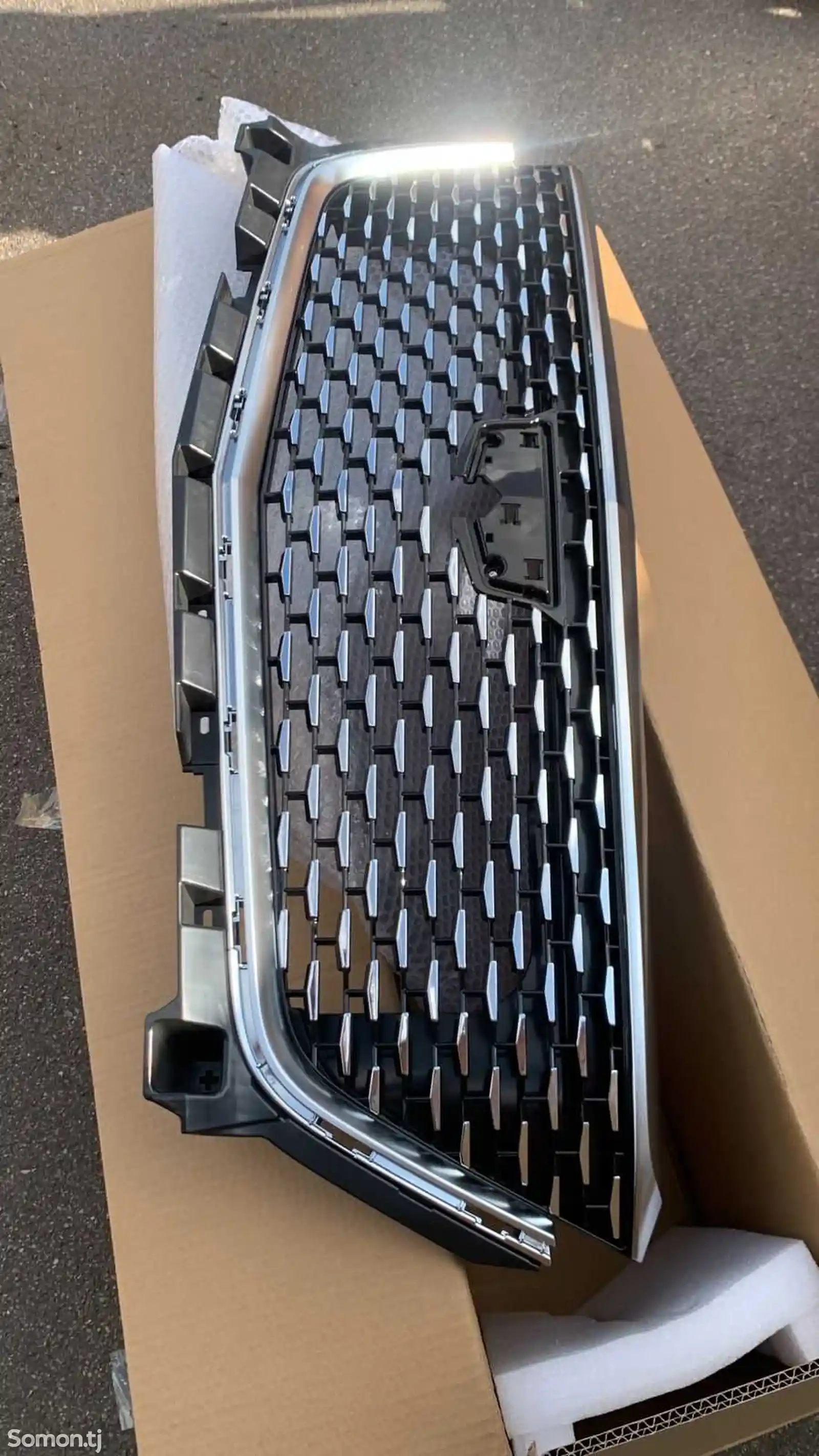 Решетка радиатора на Cadillac XT6