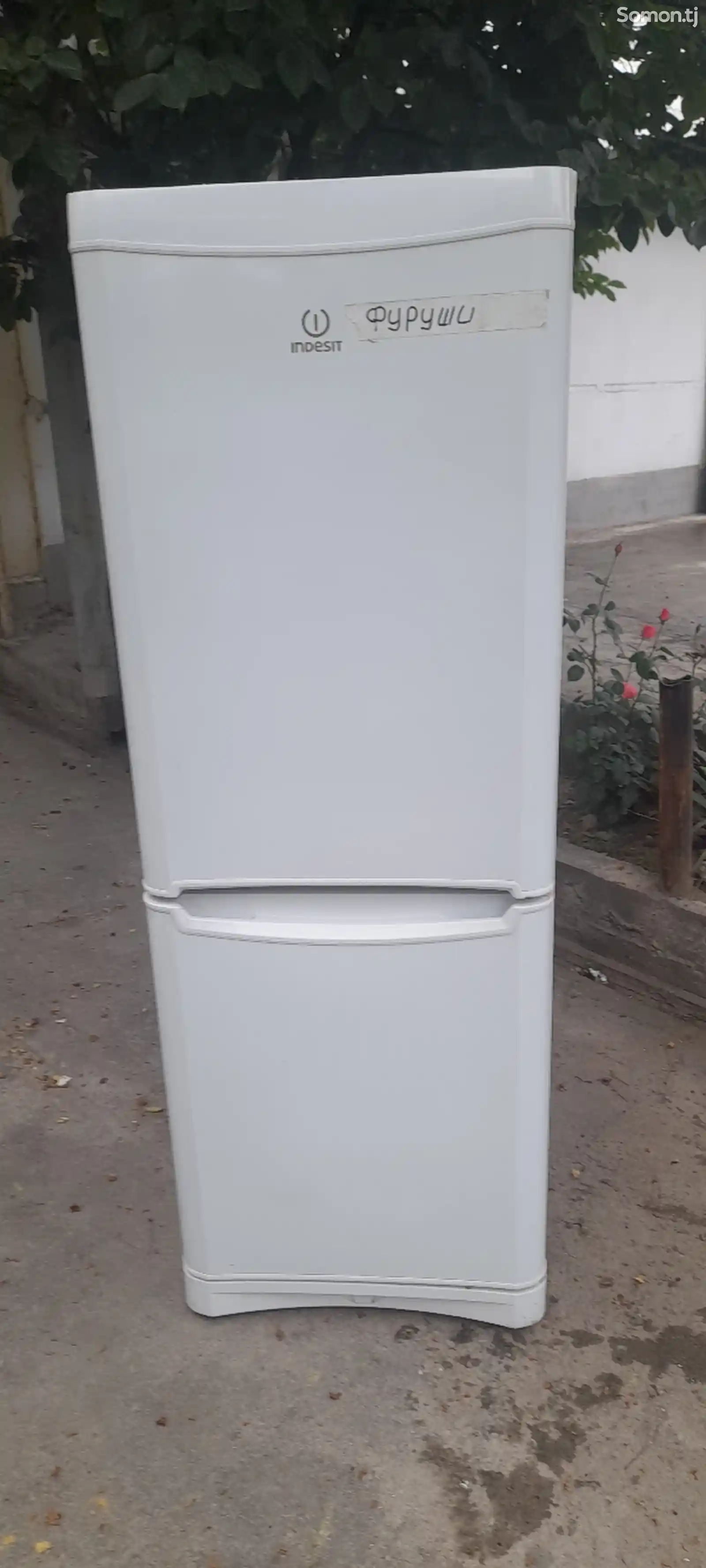 Холодильник индезит 167 см-4