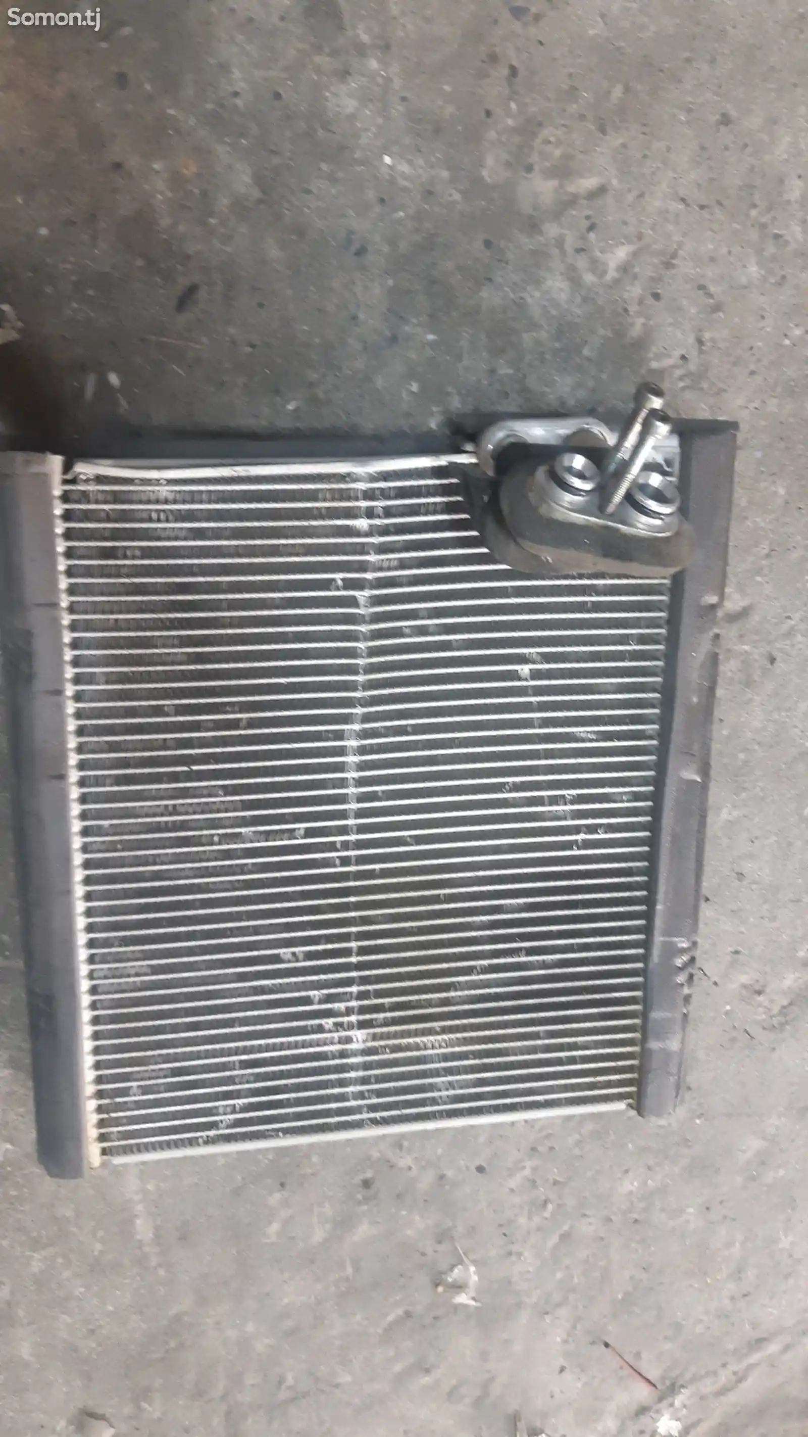 Радиатор кондиционера от Lexus RX 2018-1