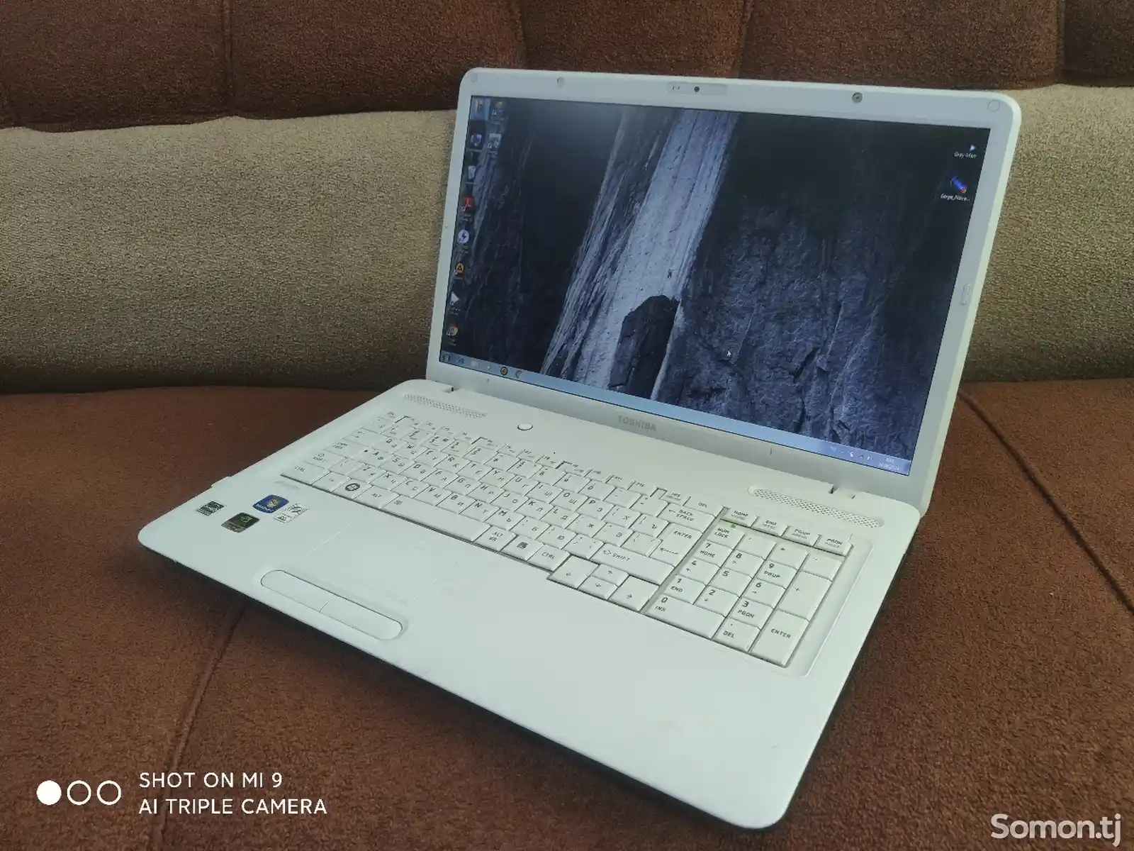 Ноутбук Toshiba Satellite core i3-1