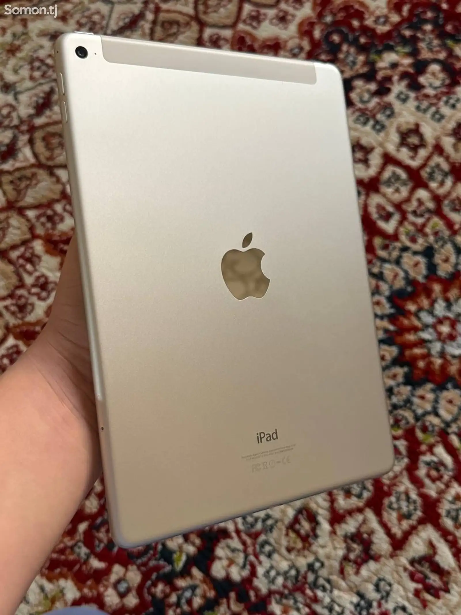 Планшет Apple iPad Air 2-1