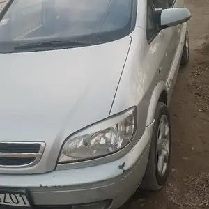 Opel Zafira, 2004