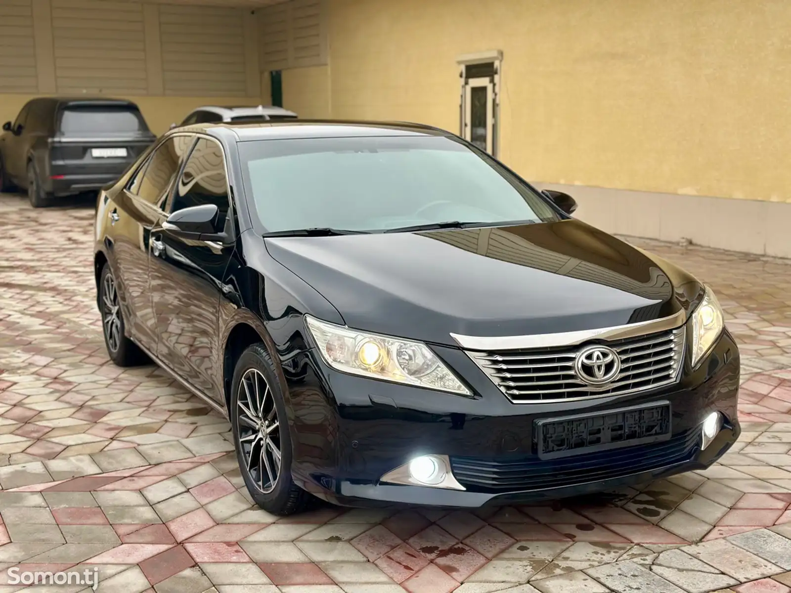 Toyota Camry, 2012-1