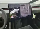 Tesla Cybertruck, 2025-11