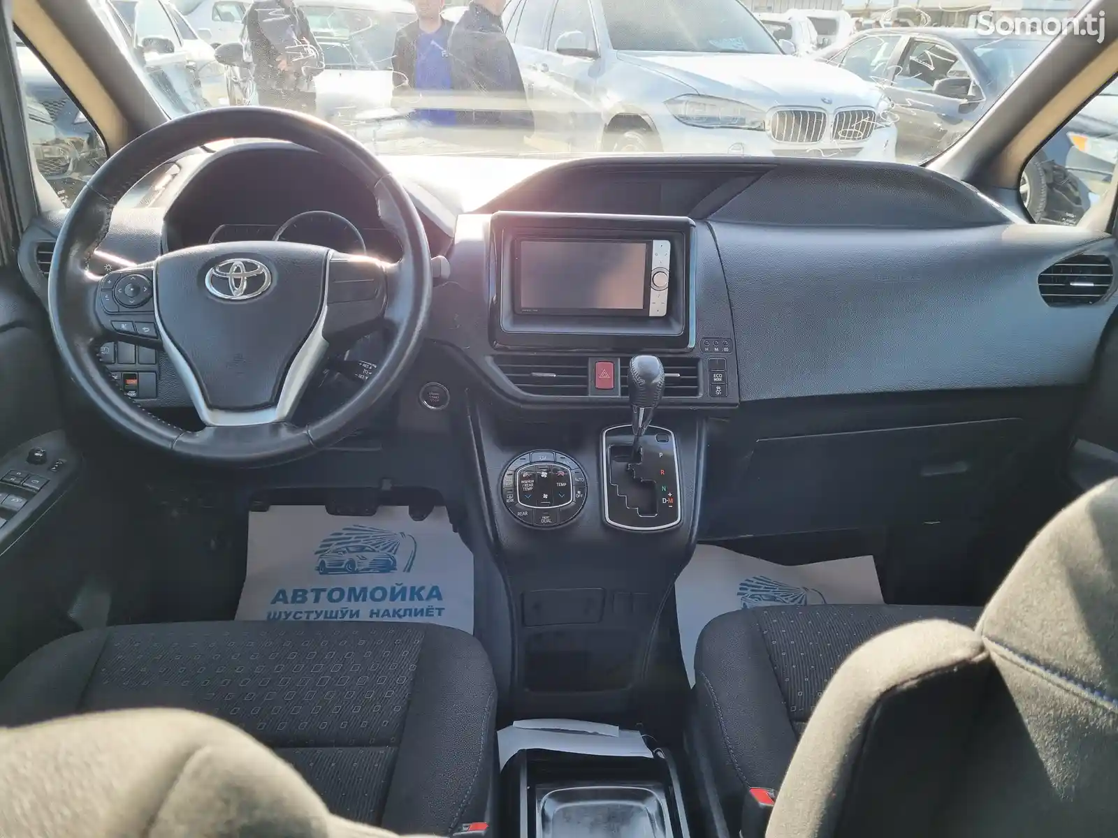 Toyota Voxy, 2015-7