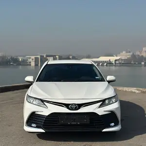 Toyota Camry, 2018