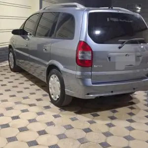 Opel Zafira, 2005