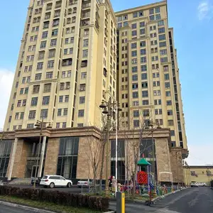 2-комн. квартира, 5 этаж, 75 м², Цирк, Гулистон