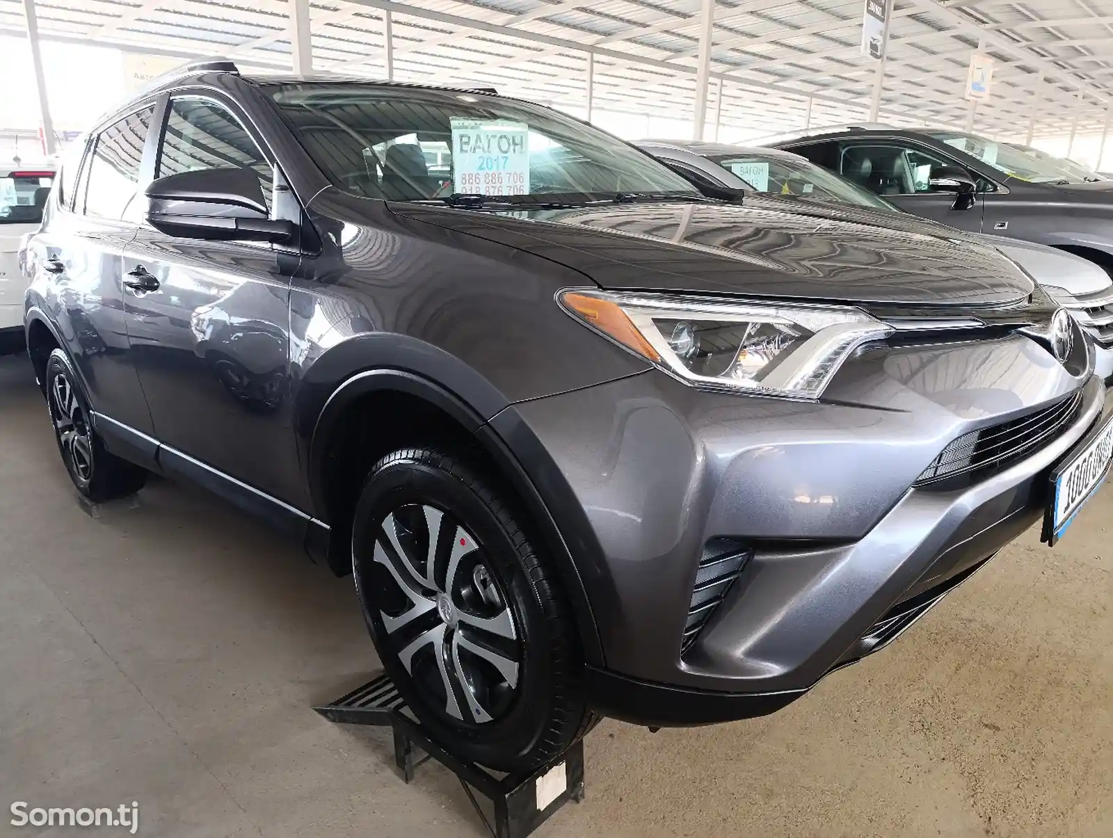 Toyota RAV 4, 2017-1