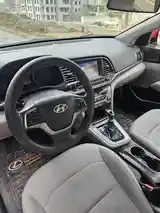 Hyundai Elantra, 2017-3