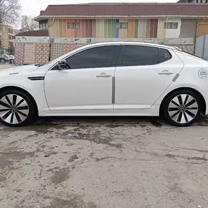 Kia K5, 2011