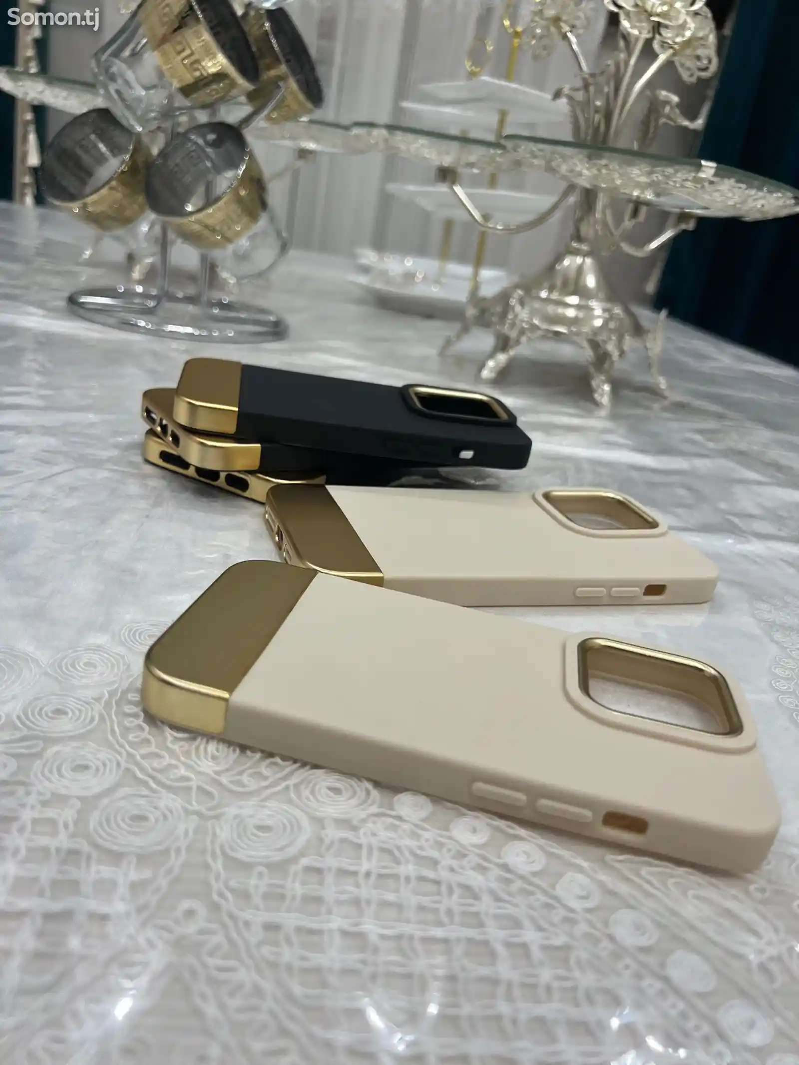 Чехол Gold Cases iPhone-3