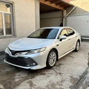 Toyota Camry, 2018