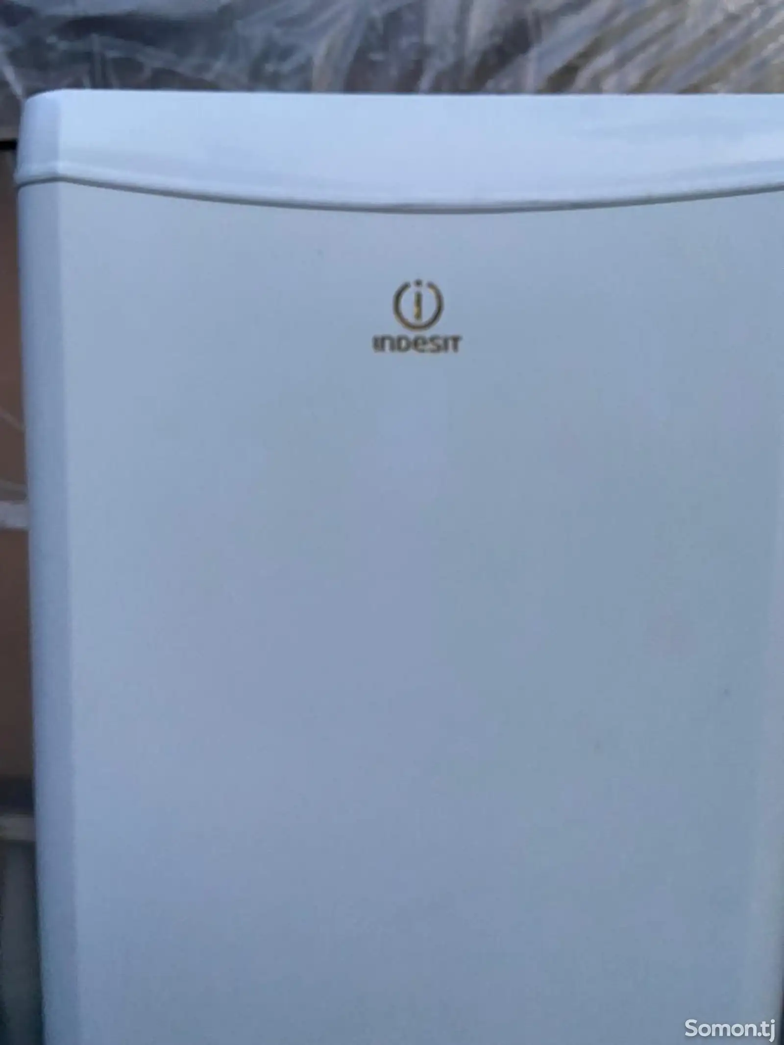 Холодильник Indesit-1