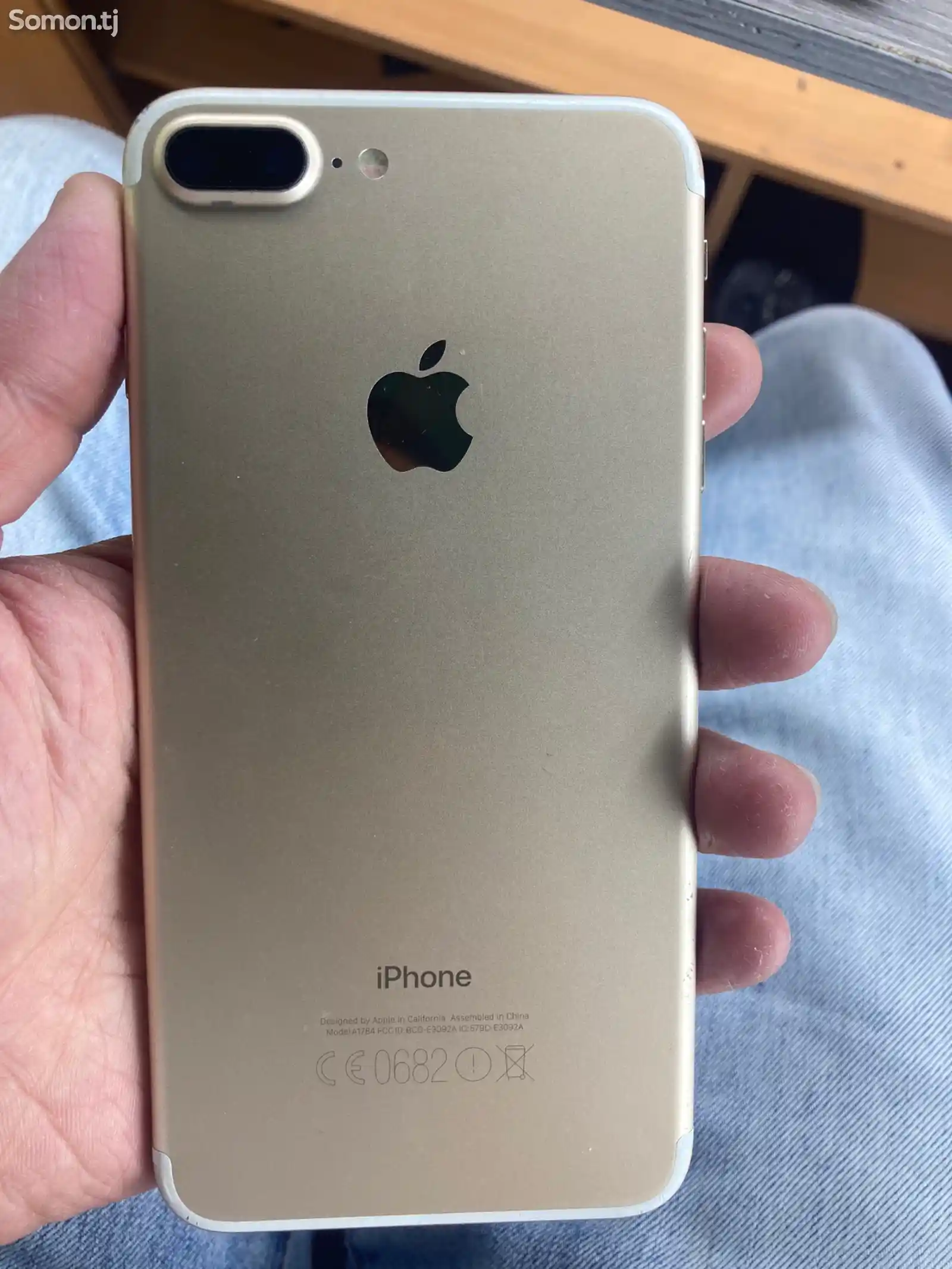 Apple iPhone 7 plus-2