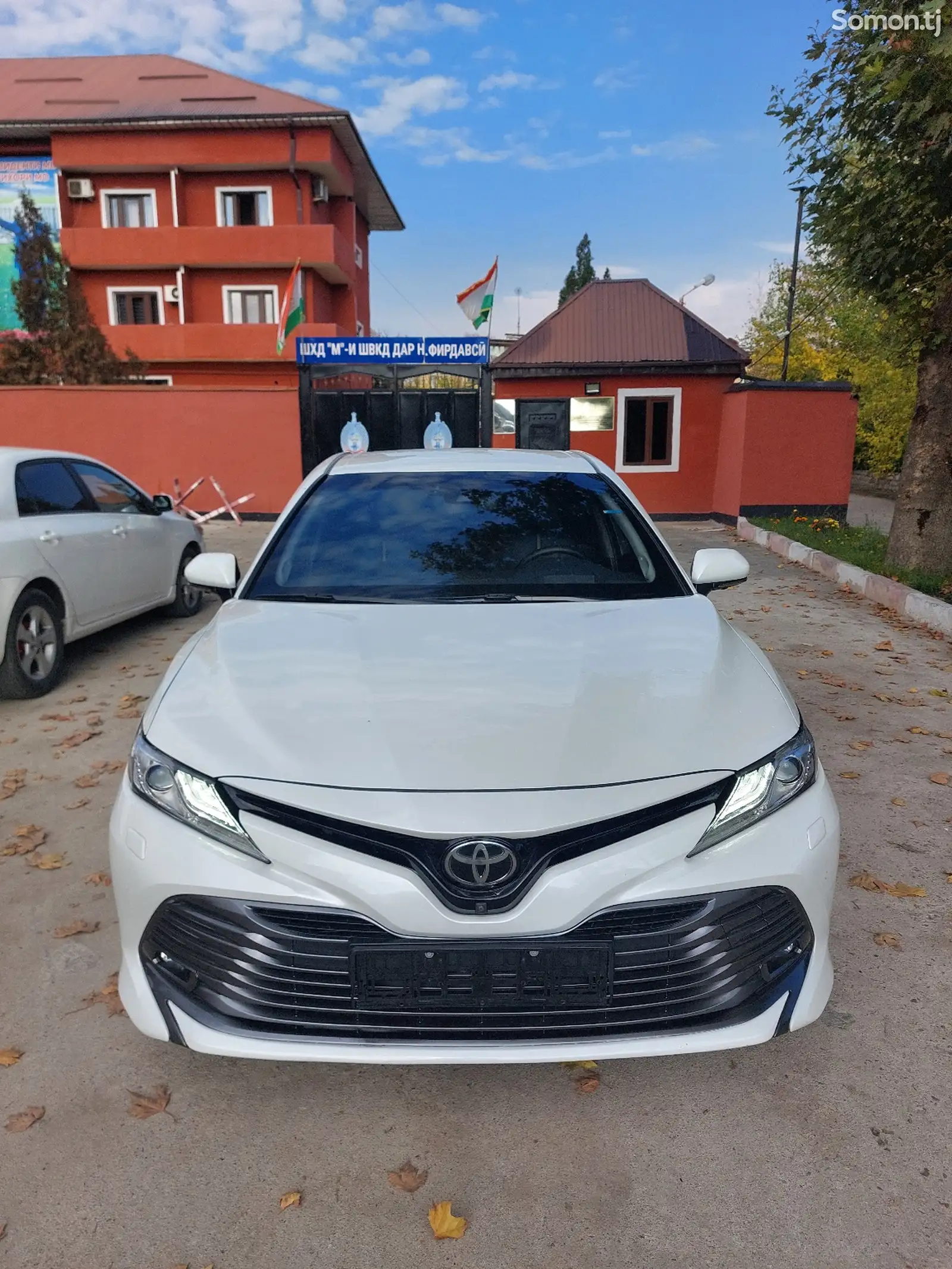 Toyota Camry, 2019-1