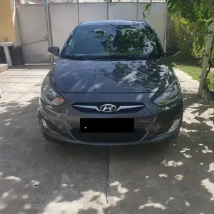 Hyundai Accent, 2012